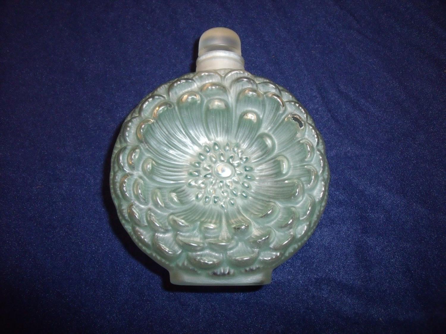 R. Lilique France frosted dandelion pattern scent bottle (13cm high, one chip) and a selection of - Image 2 of 4