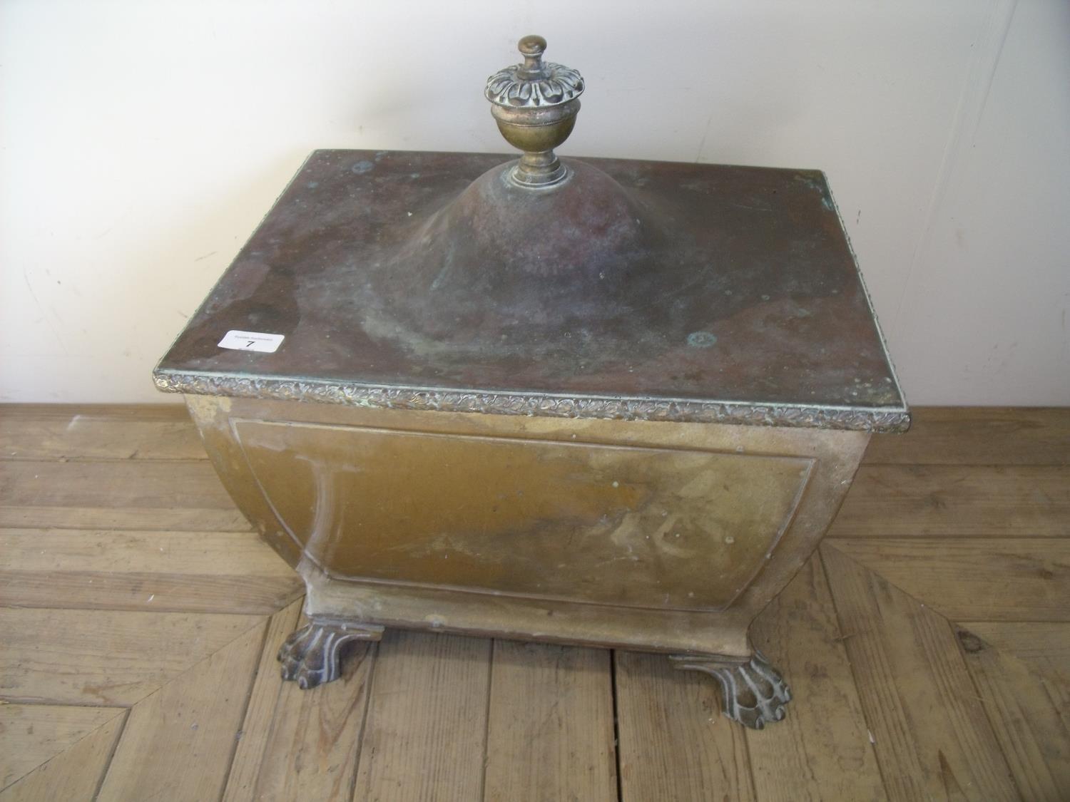 Early 20th C rectangular coal box with lift off lid on raised lion paw feet, with lion mask