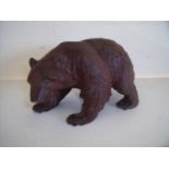 Black Forest style carved wood figure of a bear (14 cm high)