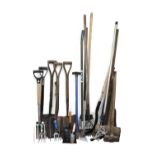 Property of a deceased estate - a quantity of garden tools including forks & spades (a lot).