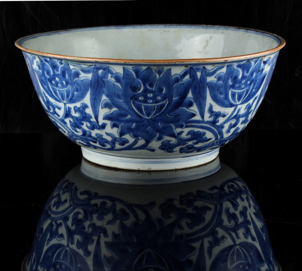 A private English collection of Chinese ceramics & works of art, formed in the 1980's & early 90's -