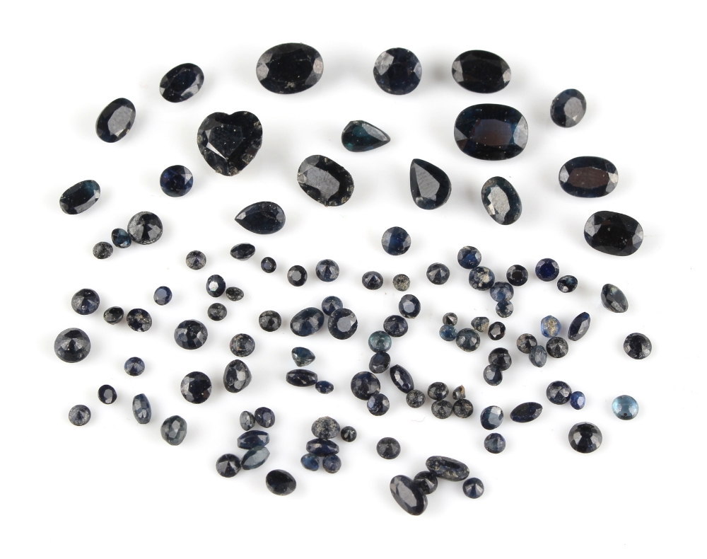 Loose gemstones - a bag containing oval & round cut sapphires, approximately 28.09 carats total (see