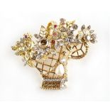 A fine & unusual 18ct yellow gold giardinetto & fly brooch, set with cognac diamonds, yellow