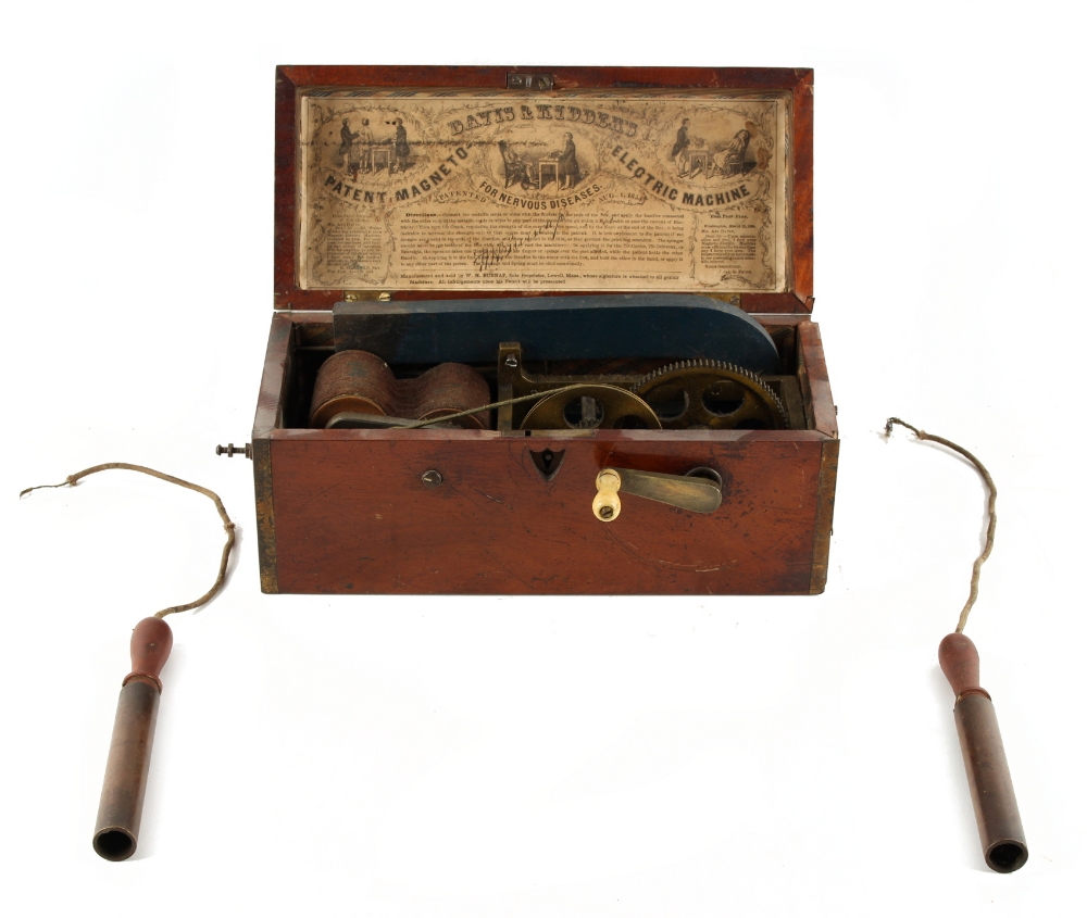 Property of a gentleman - medical interest - a Davis & Kidder's Patent Magneto Electric Machine