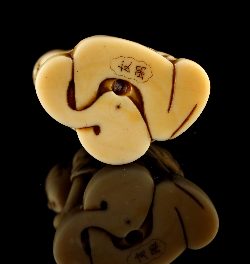 The Ronald Hart Collection of Japanese Netsukes - a carved ivory netsuke modelled as a kneeling - Image 6 of 6