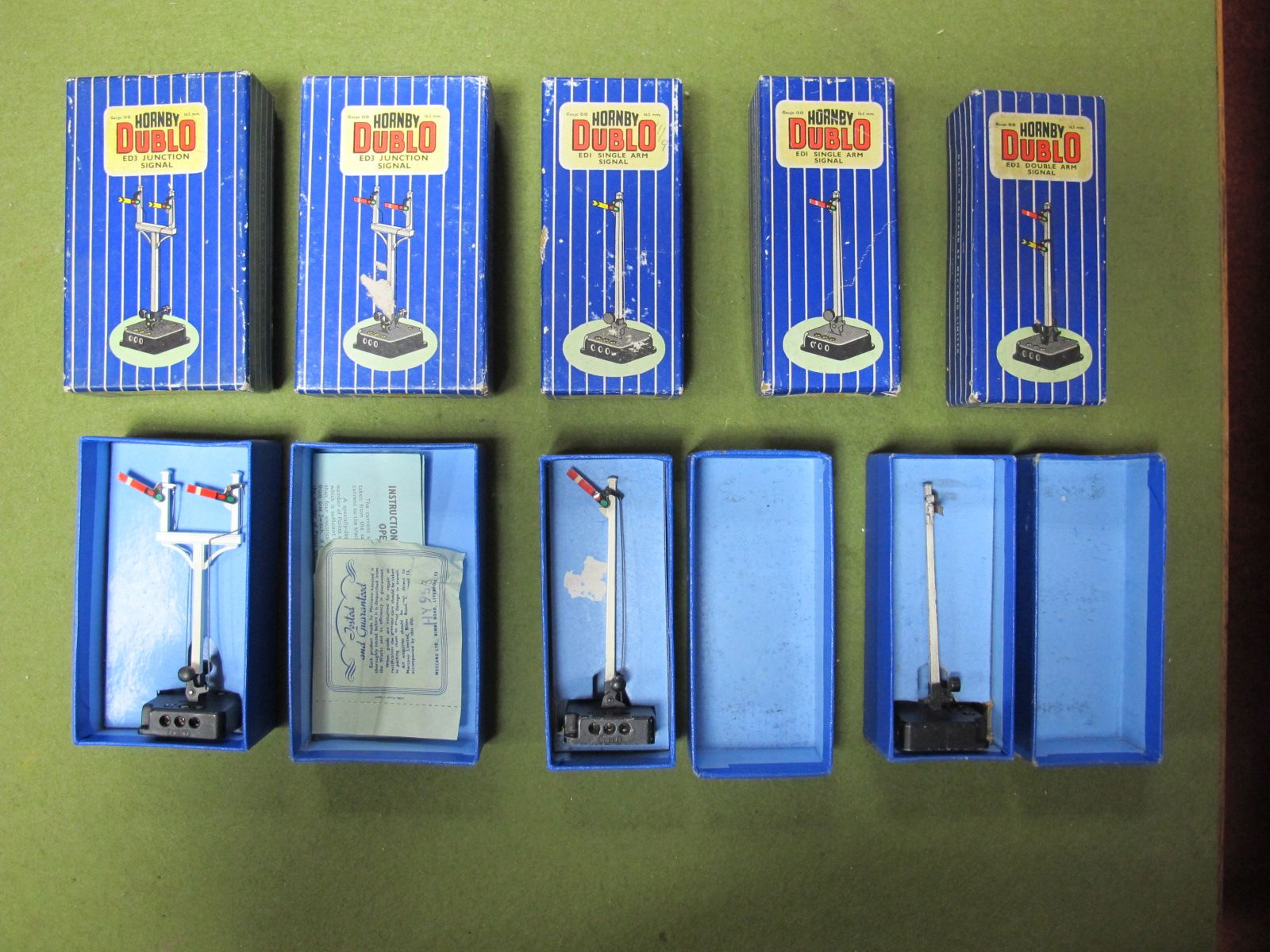 A Quantity of Hornby Dublo Electric Signals, four EDI, one ED2, three ED3:- All Boxed