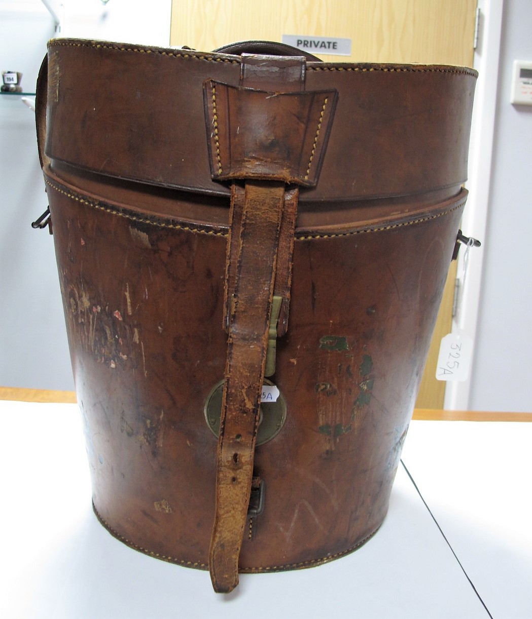 An Early XX Century Silk Top Hat, retailed by "Woodroww, 45 Gordon St, Glasgow", cream silk lined - Image 4 of 12