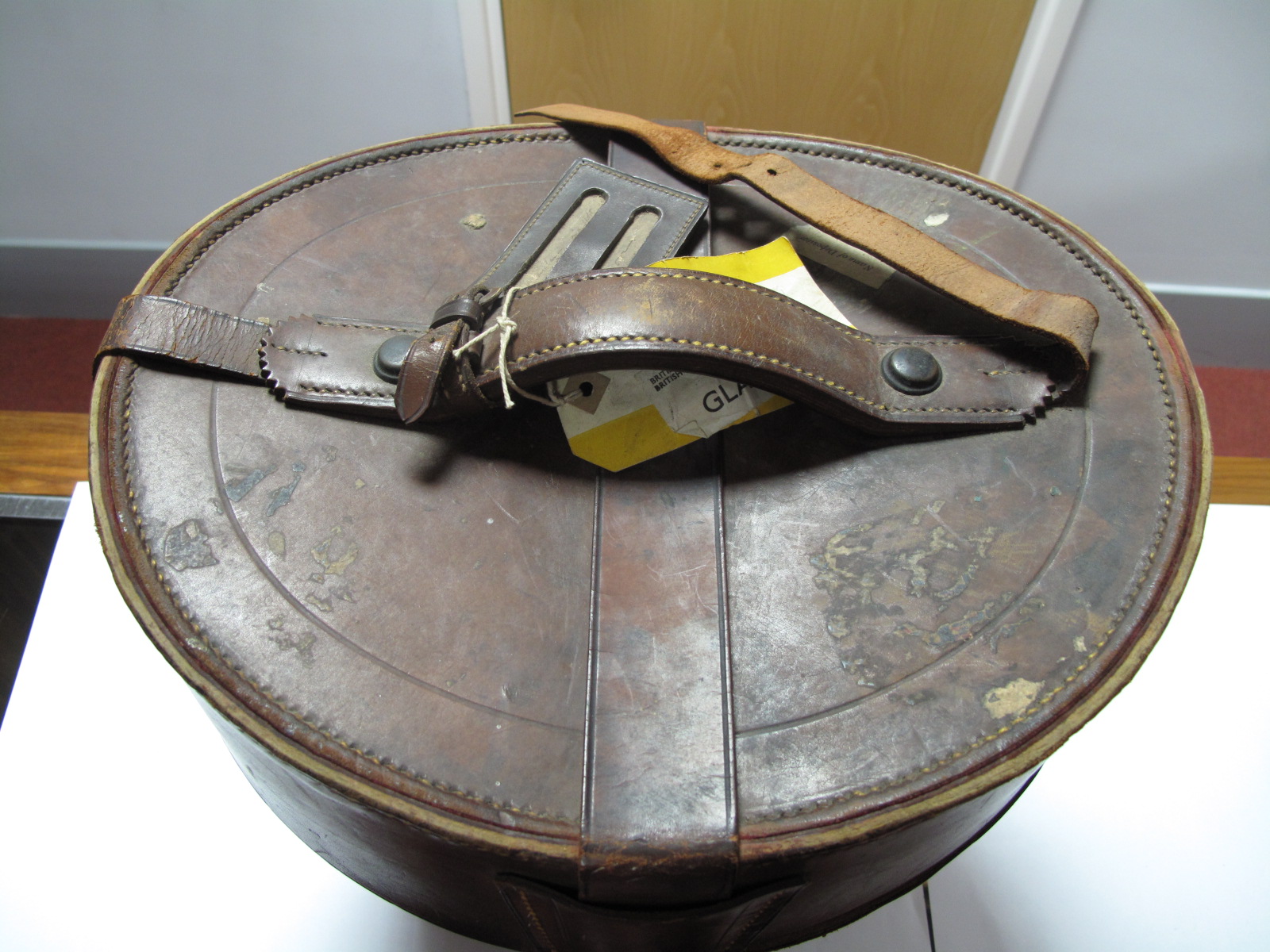 An Early XX Century Silk Top Hat, retailed by "Woodroww, 45 Gordon St, Glasgow", cream silk lined - Image 7 of 12