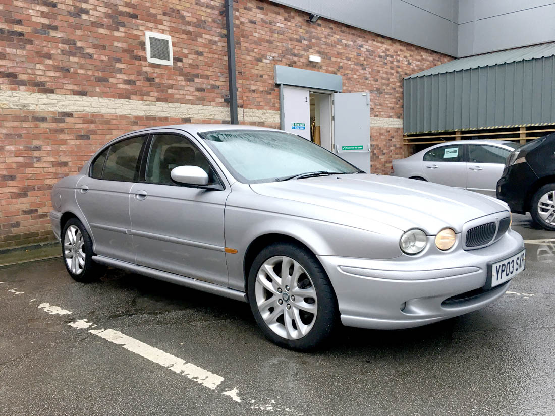 2003/03 (YP03 SXR) Jaguar X-Type Saloon 2.0 V6 Sport 4-door Saloon, 5-speed Manual in Silver