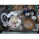 A Spode Millennium Achievements Plate, green leaf plates, breakfast cup and saucer, commemorative