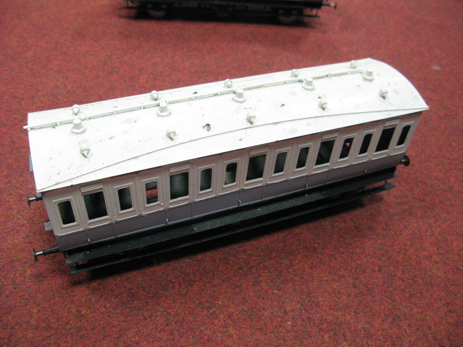 Five Kit Built "Gauge 1" White Metal/Brass Rolling Four Wheel and Six Wheel Stock Passenger - Image 6 of 7