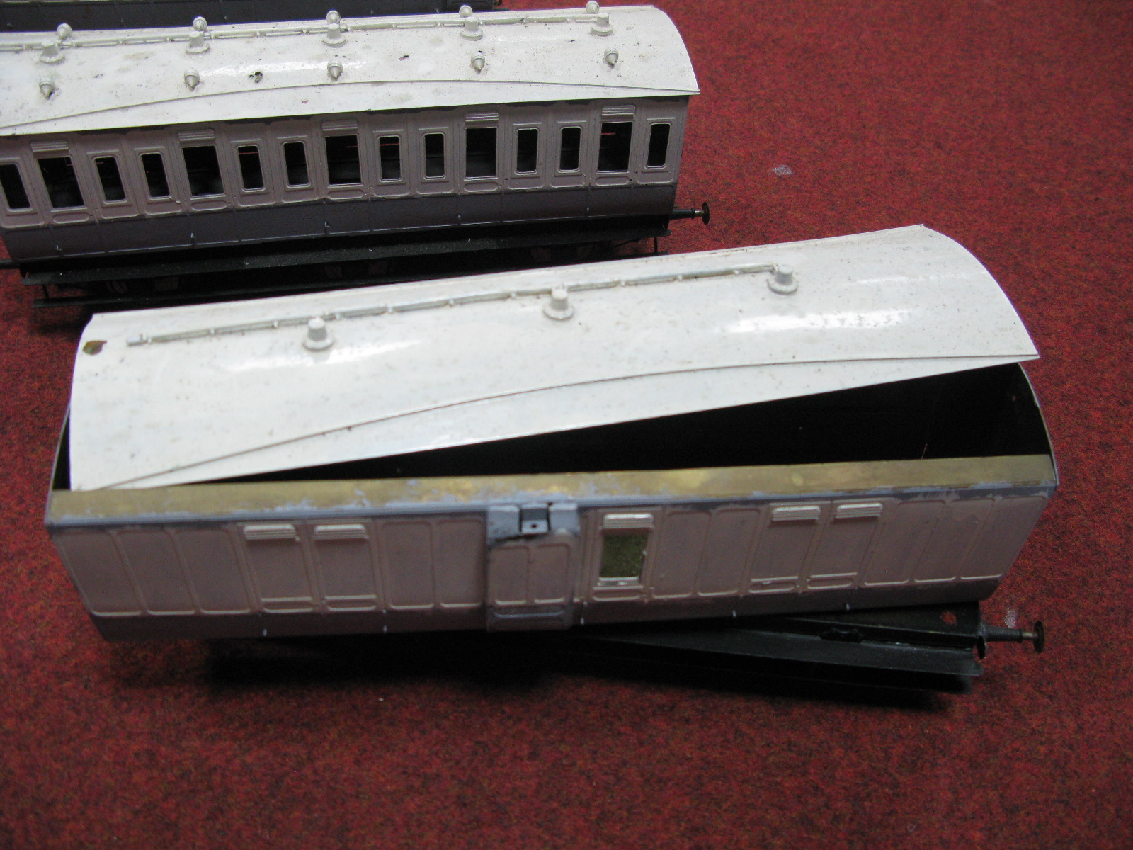 Five Kit Built "Gauge 1" White Metal/Brass Rolling Four Wheel and Six Wheel Stock Passenger - Image 5 of 7