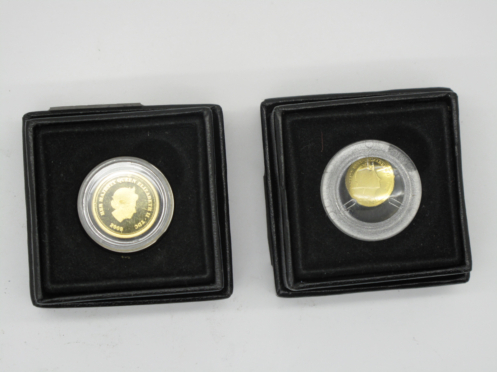 Elizabeth II Half Crown Gold Coin, 2009, in capsule and Fabula Aurum box; Elizabeth II Half Crown
