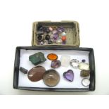 A Collection of Unmounted Polished and Faceted Stones, including polished heart, goldstone oval