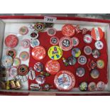Sheffield United Tin Badges, together with enamelled examples, razor blade, pendants (Approx 50).