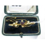 A Chester Hallmarked 9ct Gold Seed Pearl Inset Bar Brooch, circular collet set to the centre, in a