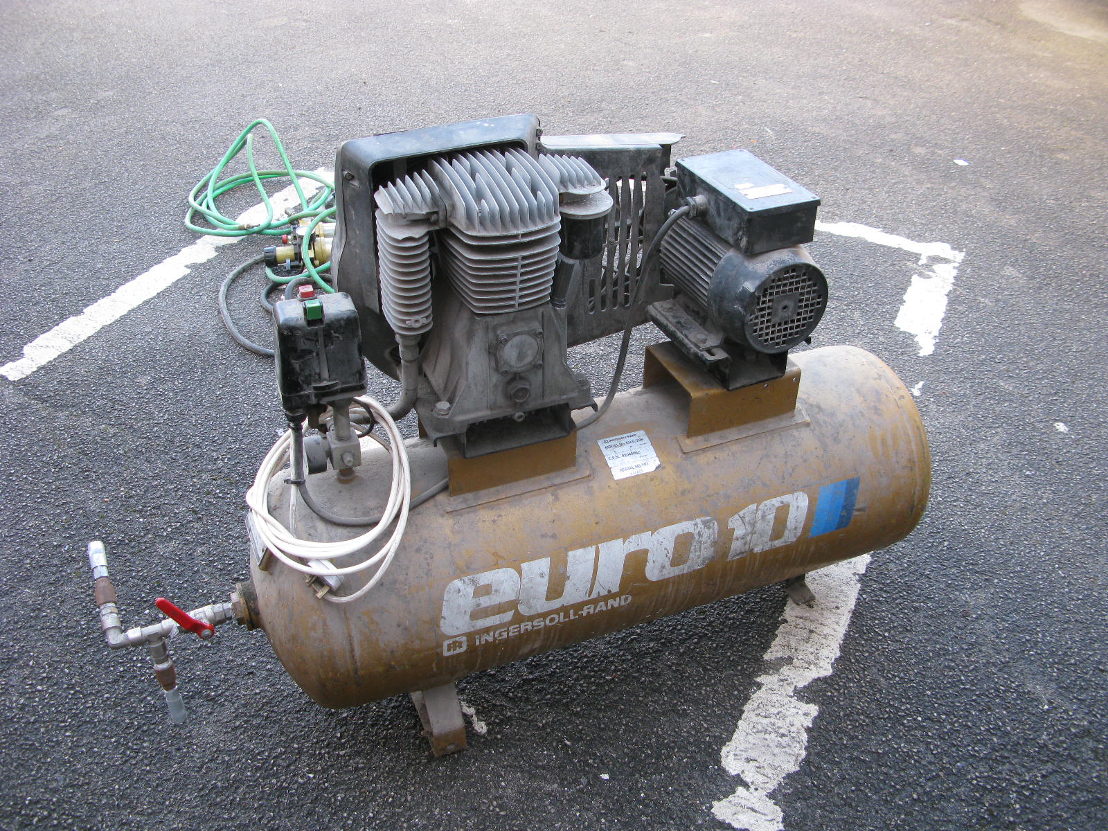 A Euro 10 Ingersold Rand Single Phase Compressor.