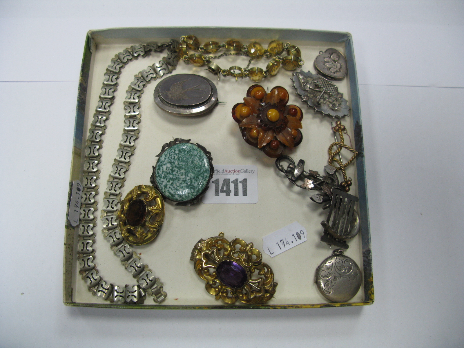 Ruskin Style Ceramic Panel Brooch, XIX Century brooches, heart and other locket pendants, etc.