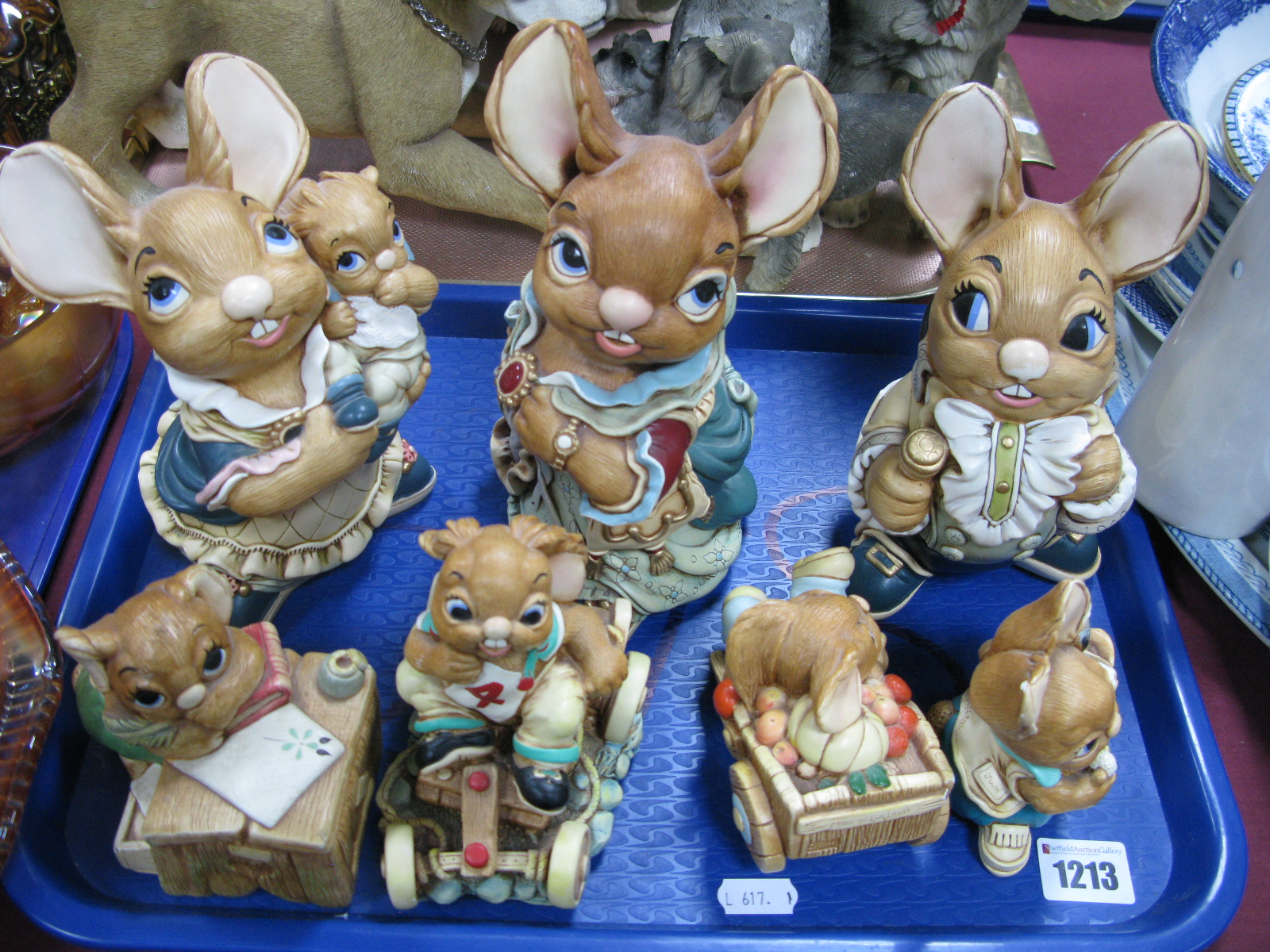 Pendelfin Large 'Mother and Baby' 'Aunt Ruby' 'Father Rabbit' plus four smaller (7):- One Tray