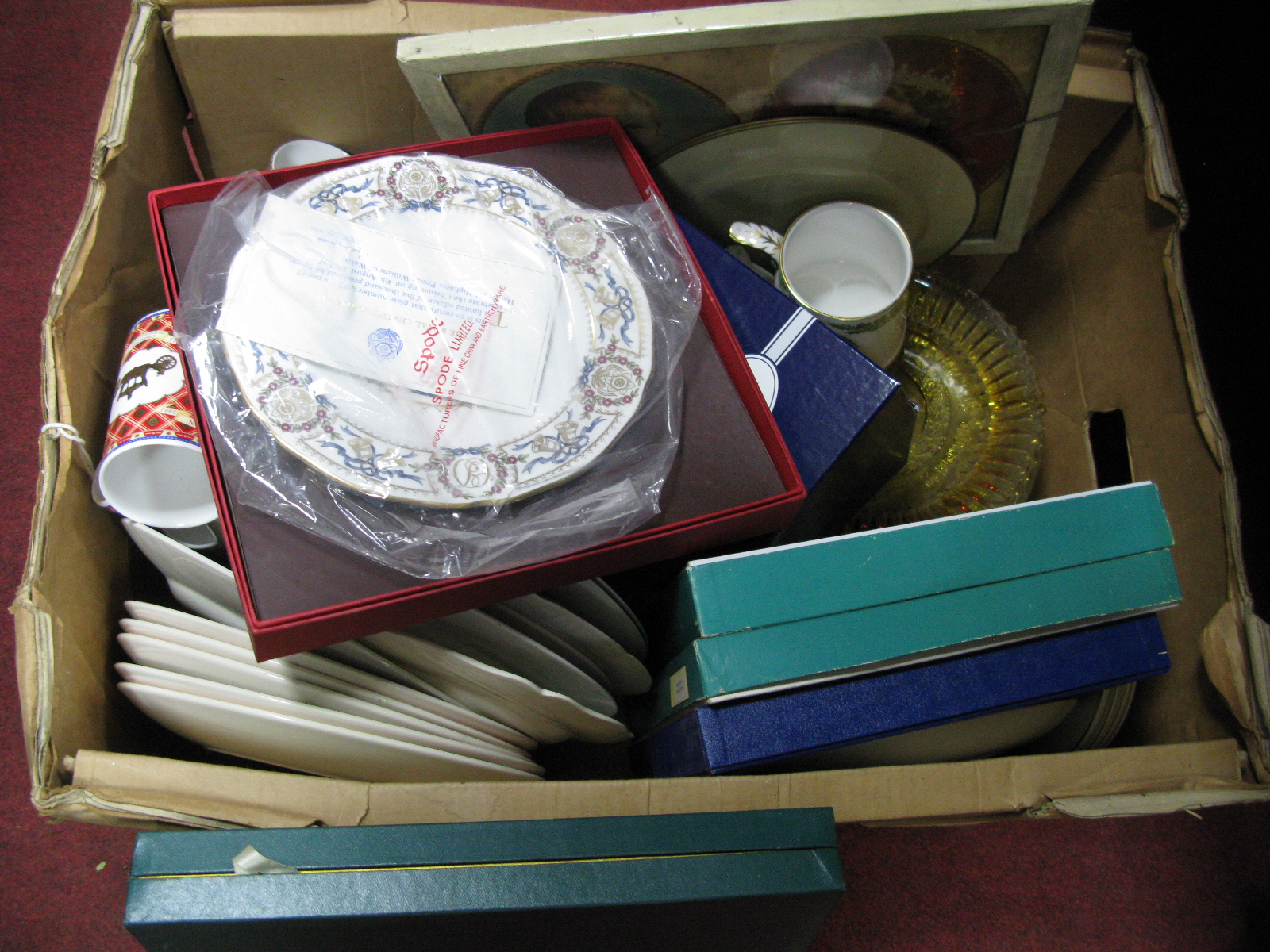 Staffordshire Bone China Limited Edition Plate, commemorating the Silver Jubilee of Queen