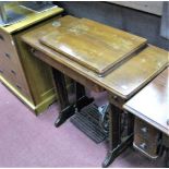 Early XX Century Singer Treadle Sewing Machine, in a walnut case