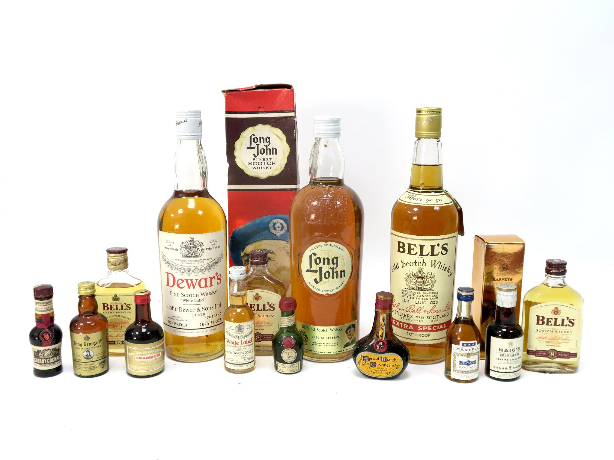 Whisky - Dewar's Fine Scotch Whisky "White Label", 26 2/3 Fl. Ozs.; Long John Blended Scotch