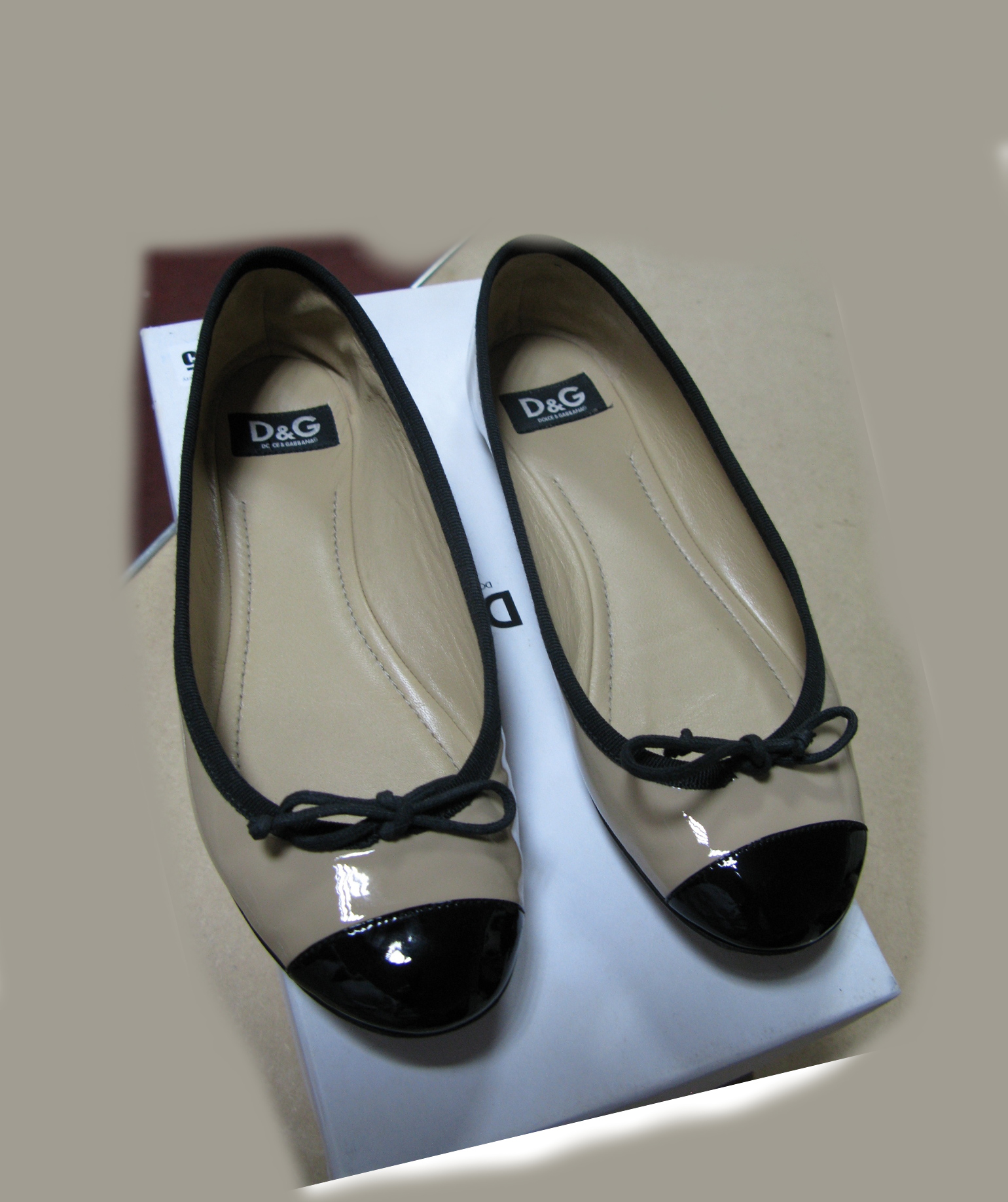 Dolce & Gabbana - A pair of Martinex Toe Cap beige patent ladies ballerinas/shoes, size 36 (UK 4),