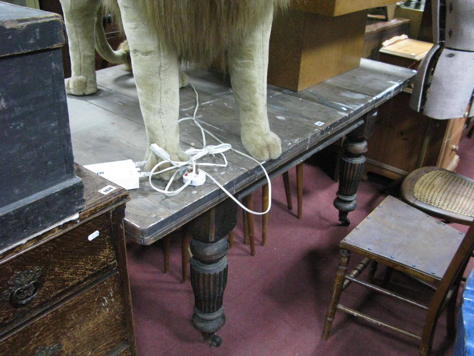 A XIX Century Pine Draw Leaf Table, on turned legs.