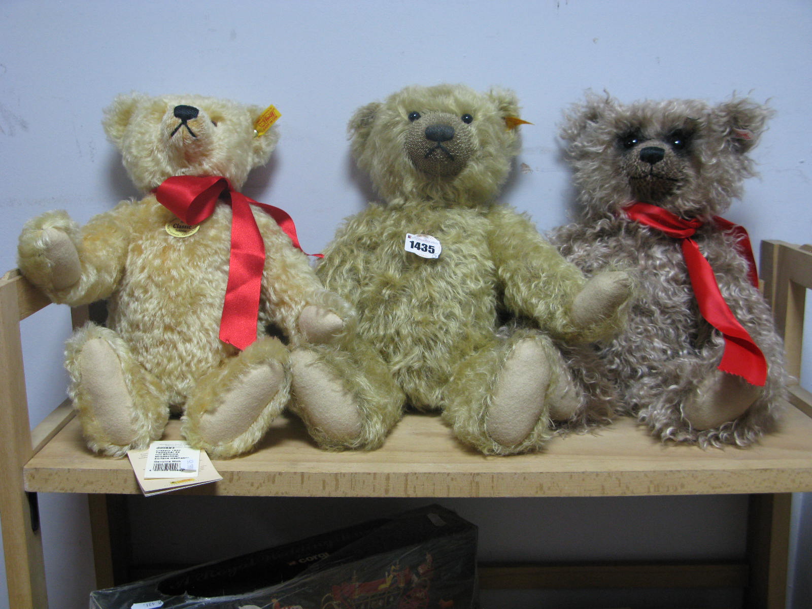 Three Modern Steiff Plush Teddy Bears, including Classic 1920 - all with growlers, 43cm and smaller.