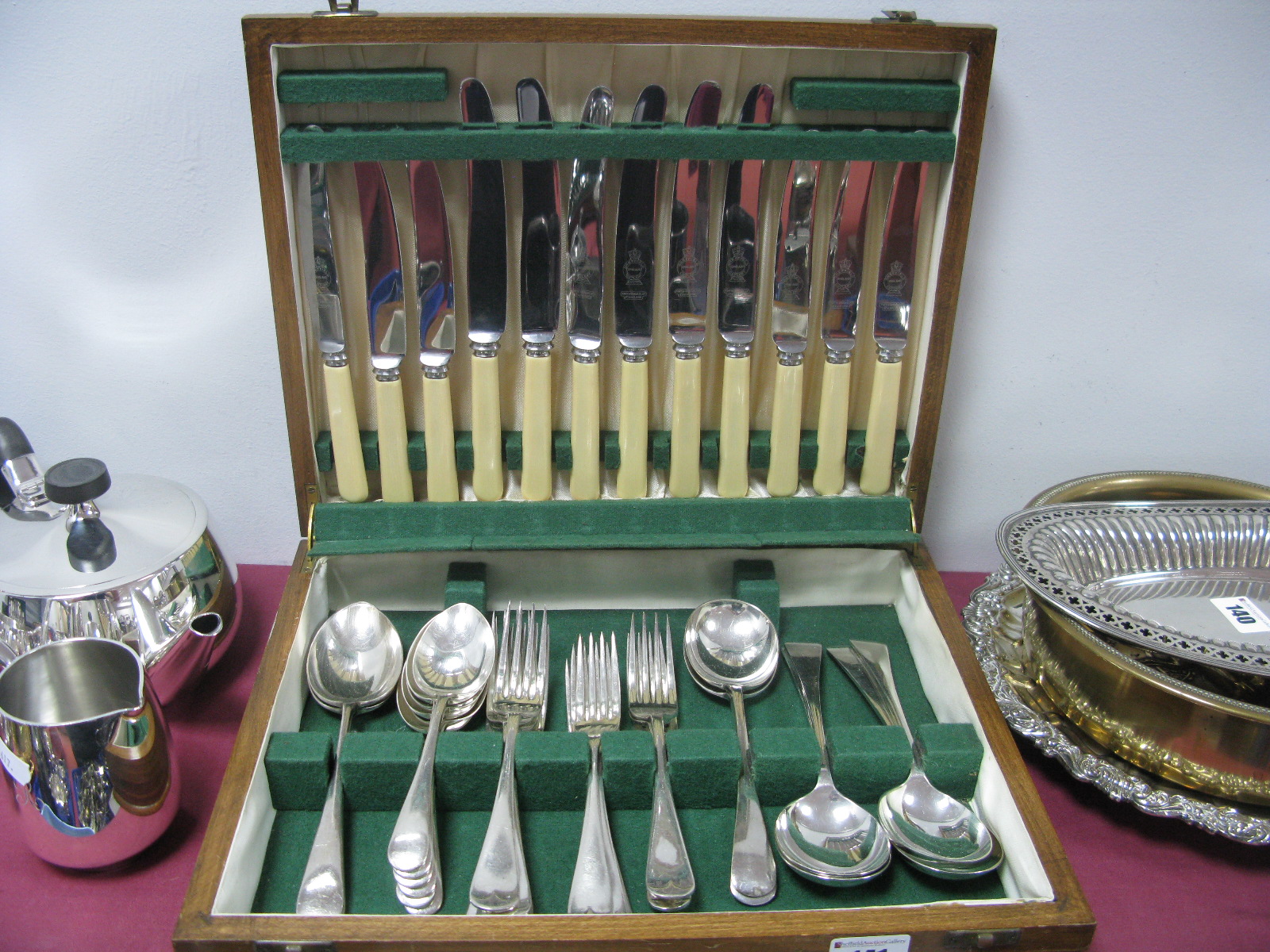 Martin & Co, Firth Brealey and Other Cutlery, in oak canteen.