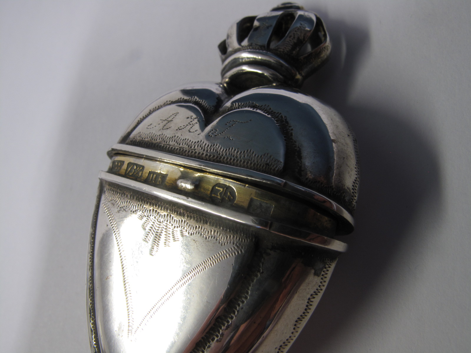 A Circa XVIII Century Scandinavian 'Hovedvansaeg', of heart shape with coronet finial, on oval domed - Image 2 of 8