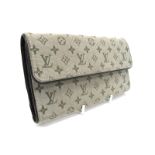 Louis Vuitton; Canvas Monogram Purse, bi-fold, 19cm wide.