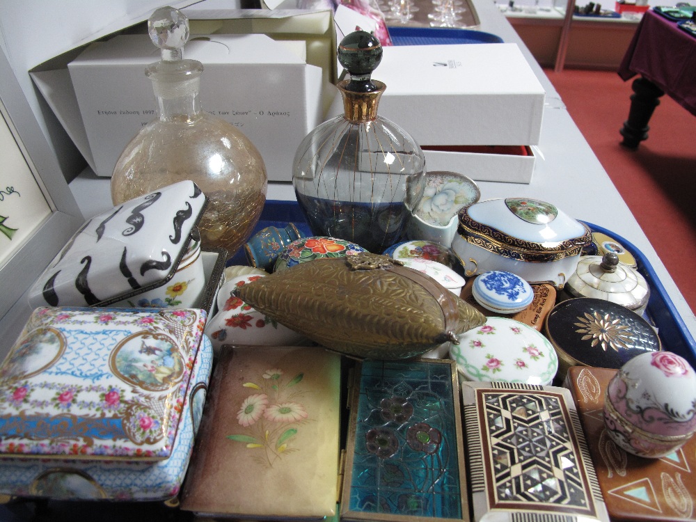 A Collection of China, Hardstone, Metal Trinket Boxes, pill boxes, two glass globular scent