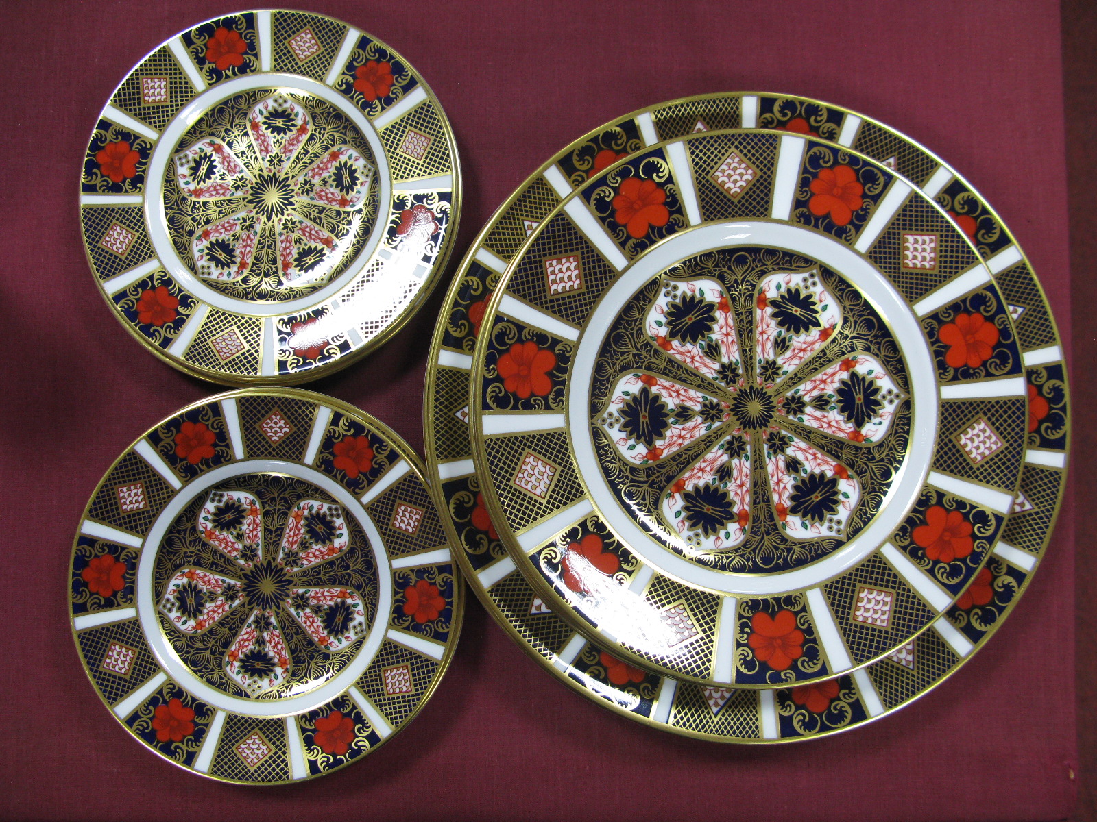 A Pair of Royal Crown Derby Porcelain Plates, decorated in Imari pattern 1128, date code for 1980,