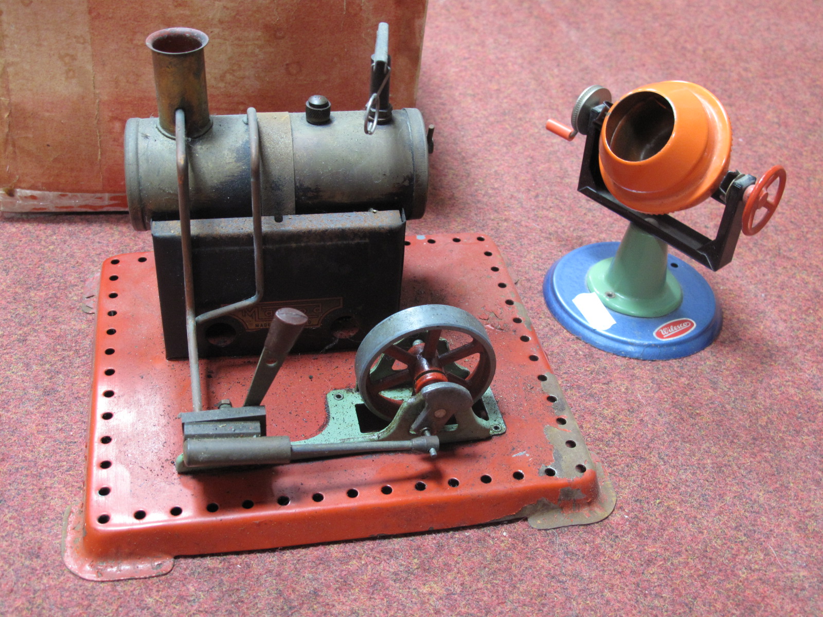 A Mamod SE2 Stationary Steam Engine/ A Wilesco Steam Accessory Cement Mixer and an empty Mamod