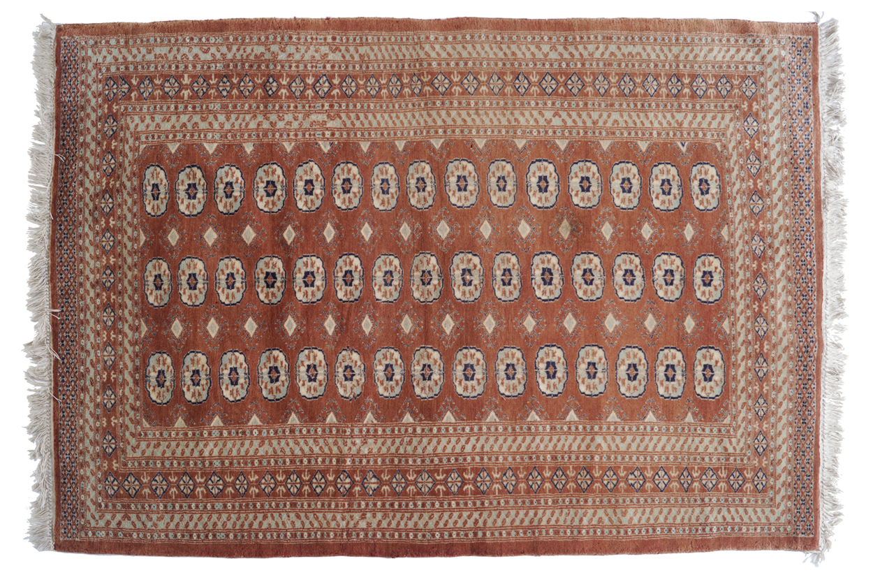 PAKISTAN BOKHARA RUG 197 x 132 cm.