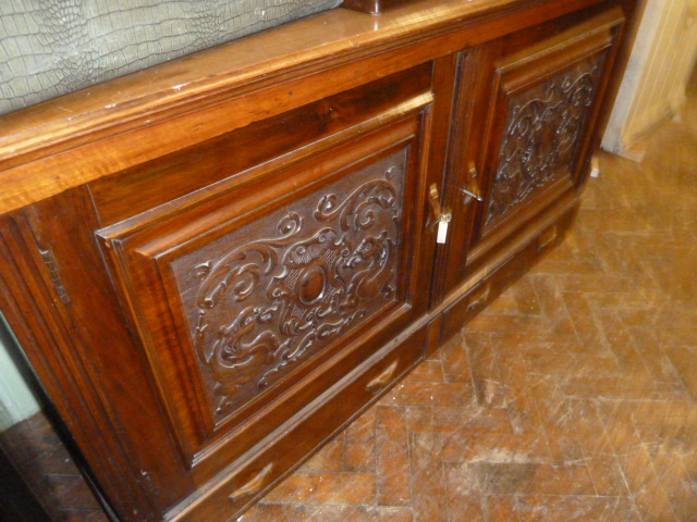 Victorian mahogany combination cabinet (no base)