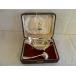Cased silver sauce boat and ladle - Viners Sheffield 1962