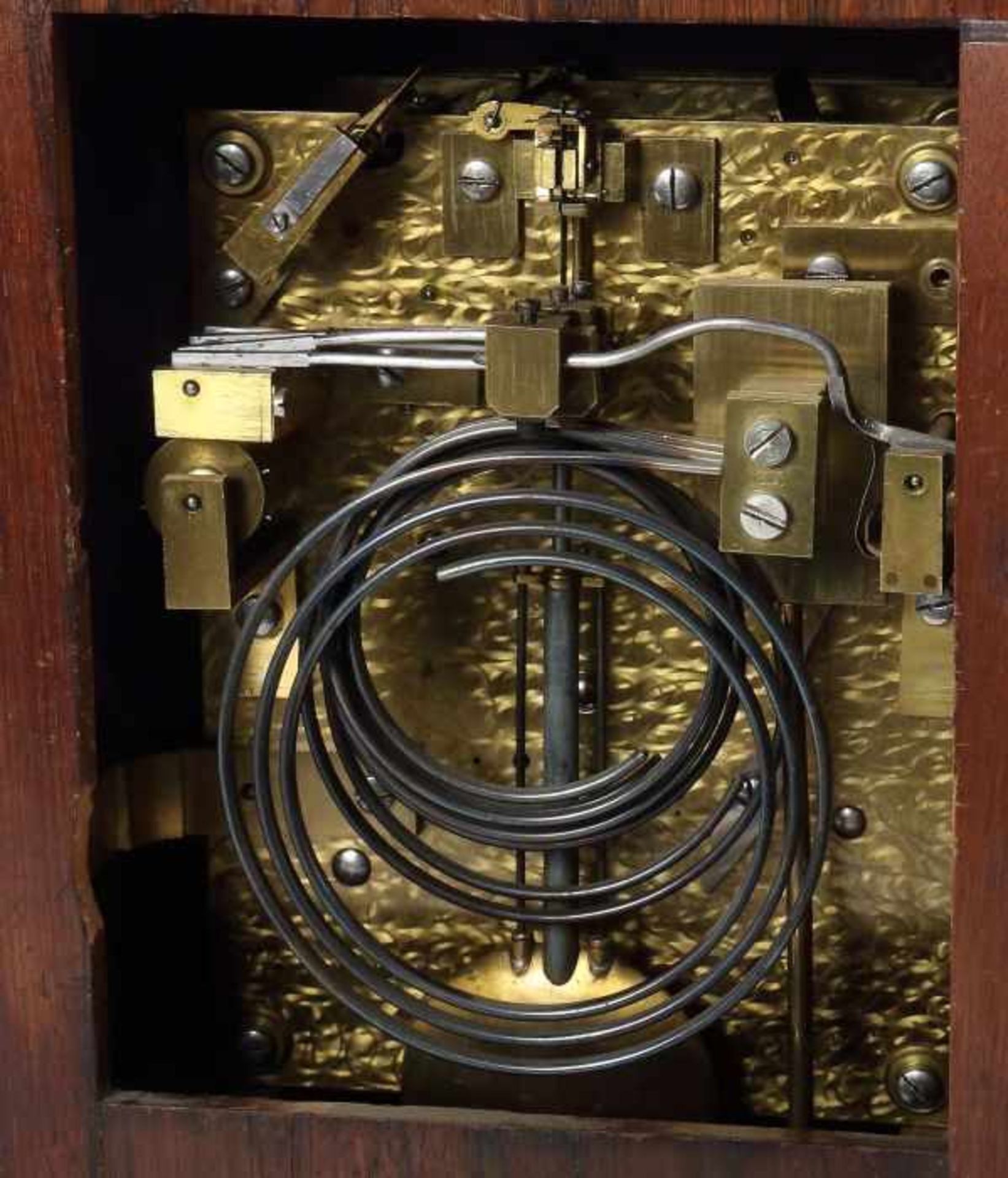 Bracket Clock in Ädikula-Gehäuse London/England, wohl um 1800, gerahmte und feuervergoldete - Bild 3 aus 3