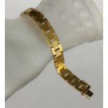 GLIEDERARMBAND 750/000 Gelbgold. L.18,5cm, ca. 37,7g A TANK BRACELET 750/000 yellow gold. 18.5 cm