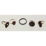 LOT 5 GRANATRINGE 333/000 Gelbgold. Butto ca. 15g A LOT OF 5 GARNET RINGS 333/000 yellow gold. Gross