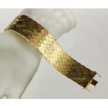 TRICOLOR ARMBAND 585/000 Gelb-, Weiß- und Rotgold. L.21,5cm, ca. 74,9g A TRI-COLOUR BRACELET 585/000