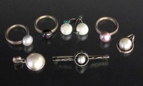 LOT 7 TEILE PERLENSCHMUCK Silber A LOT OF 7 PEARL JEWELLERY PIECES Silver