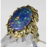 OPALRING 585/000 Gelbgold mit schwarzer Opaldoublette. Brutto ca. 6,97g. Gr. 56 AN OPAL RING 585/000