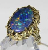 OPALRING 585/000 Gelbgold mit schwarzer Opaldoublette. Brutto ca. 6,97g. Gr. 56 AN OPAL RING 585/000