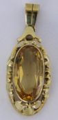 ANHÄNGER MIT CITRTIN 585/000 Gelbgold. L.4cm, Brutto ca. 6,5g A PENDANT WITH A CITRINE 585/000