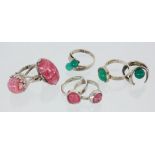 LOT VON 7 TEILEN SILBERRINGEN mit Rhodochrosit und Chrysopras A LOT OF 7 SILVER RINGS with