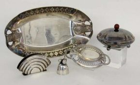 LOT VON 5 TEILEN VERSILBERTES A LOT OF 5 SILVER-PLATED PIECES