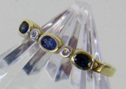 DAMENRING 585/000 Gelbgold mit 3 Saphiren und 2 Diamanten. Gr. 56, Brutto ca. 2g A LADIES RING 585/