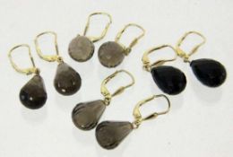 4 PAAR OHRHÄNGER MIT TOPASEN 585/000 Gelbgold. Brutto ca. 17g 4 PAIRS OF DROP EARRINGS WITH